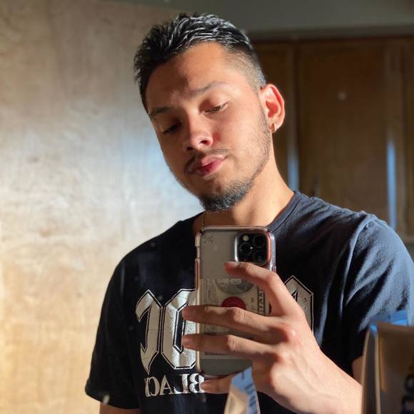 Poshmark profile picture for @jr9p